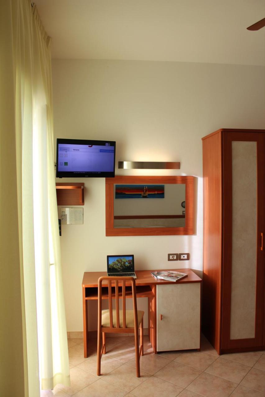 Hotel Ivana Misano Adriatico Exteriér fotografie