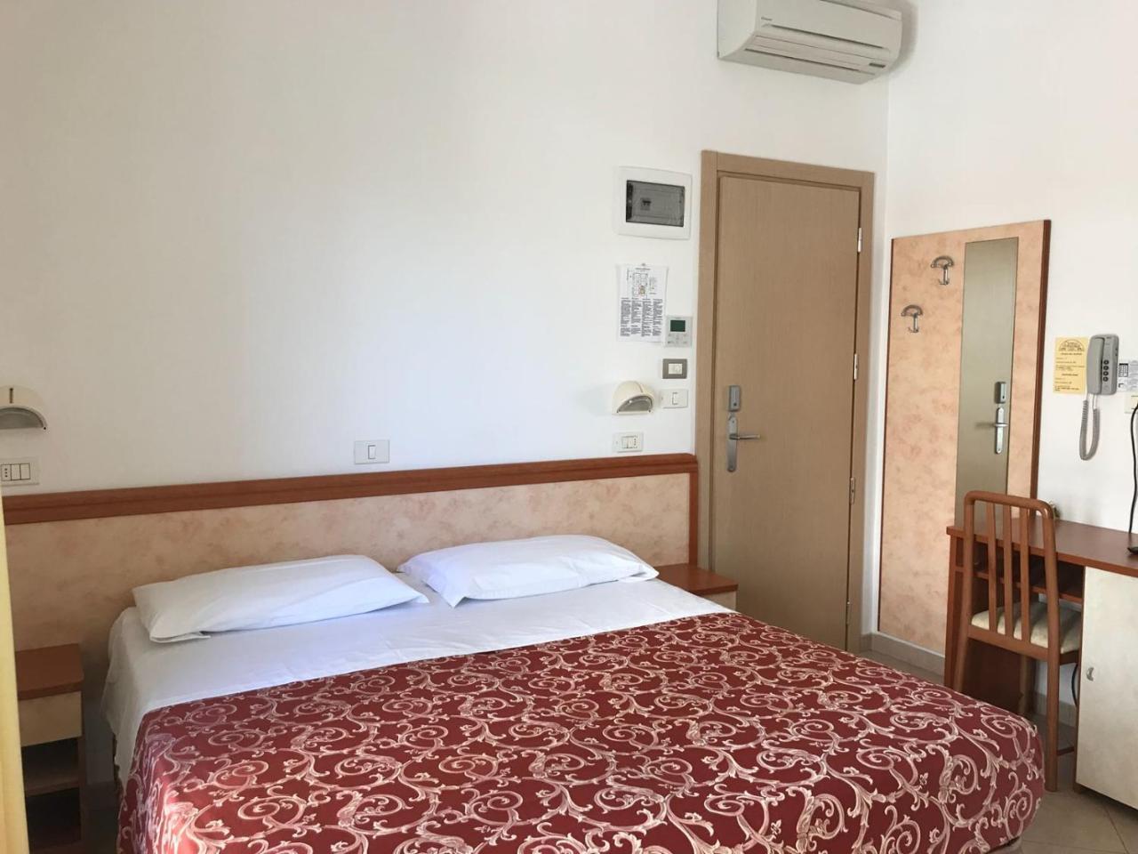 Hotel Ivana Misano Adriatico Exteriér fotografie
